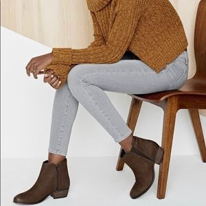 Steve Madden Nytroo booties brown suede